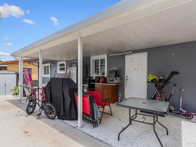 740 NW 32nd Ct, Miami FL 33125 - Miami, FL - Photo 4