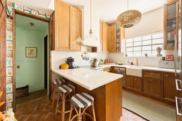 524 W 47th St, Miami Beach FL 33140 - Miami Beach, FL - Photo 6