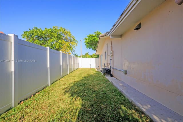 225 SW 102nd Pl, Sweetwater FL 33174 - Sweetwater, FL - Photo 7