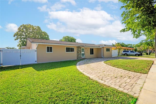 225 SW 102nd Pl, Sweetwater FL 33174 - Sweetwater, FL - Photo 4