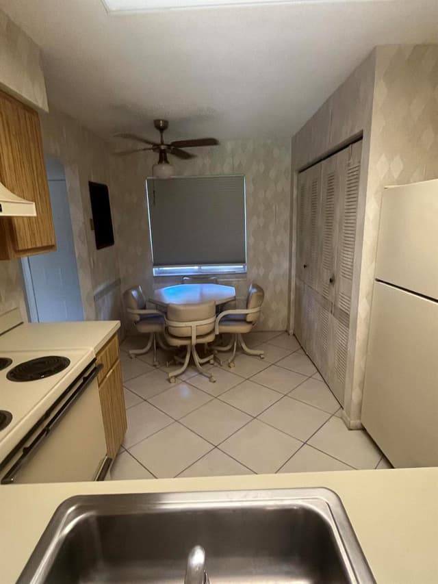 7006 HUNTINGTON Lane # 302, Delray Beach FL 33446 - Delray Beach, FL - Photo 5