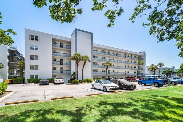 6500 NW 2ND Avenue # 513, Boca Raton FL 33487 - Boca Raton, FL - Photo 2