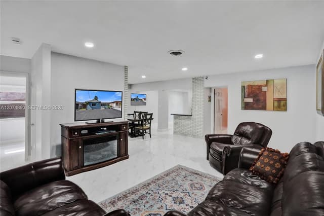 903 W 77th St, Hialeah FL 33014 - Hialeah, FL - Photo 3