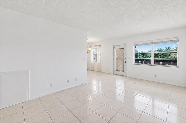 3026 Rexford B, Boca Raton FL 33434 - Boca Raton, FL - Photo 4
