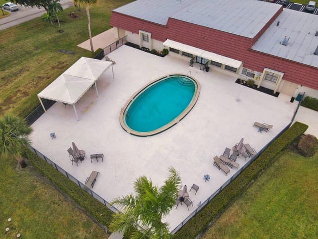 12026 GREENWAY Circle S # 202, Royal Palm Beach FL 33411 - Royal Palm Beach, FL - Photo 4