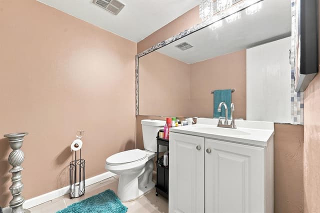 6 Spinning Wheel Lane, Tamarac FL 33319 - Tamarac, FL - Photo 6