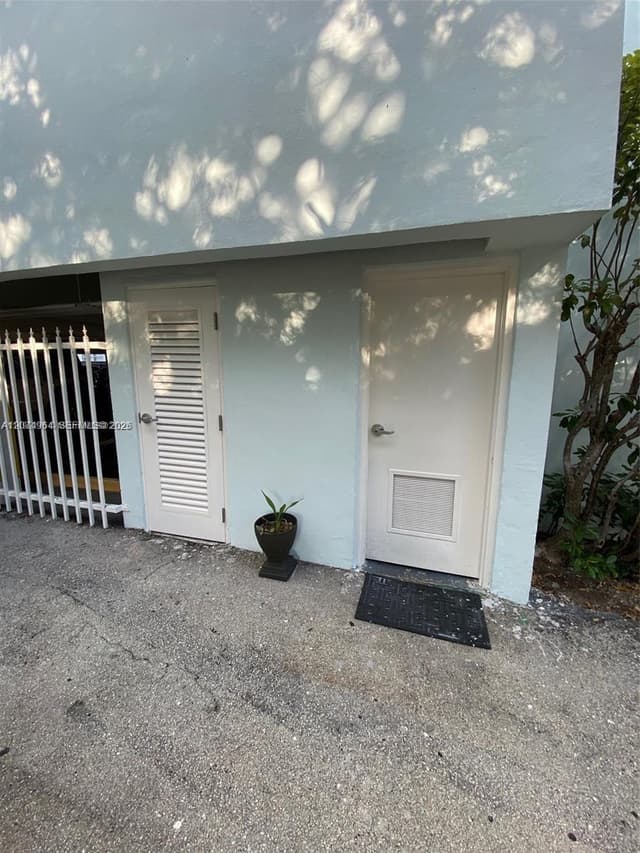 1990 Marseille Dr # 206, Miami Beach FL 33141 - Miami Beach, FL - Photo 7