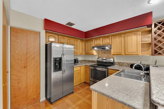 2024 WINNERS Circle # 2024, North Lauderdale FL 33068 - North Lauderdale, FL - Photo 6