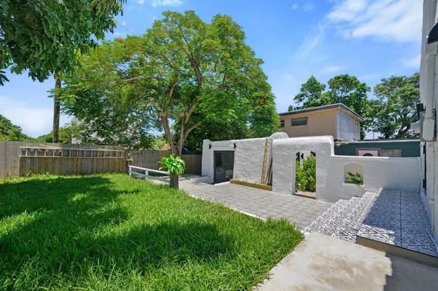 823 33RD Street, West Palm Beach FL 33407 - West Palm Beach, FL - Photo 4