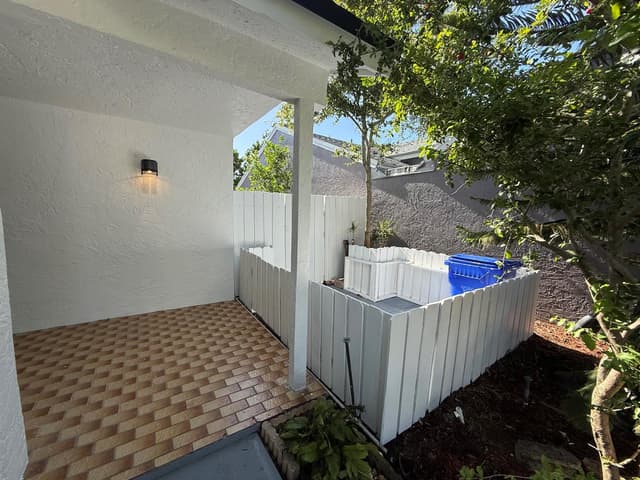 1160 SW 111th Avenue, Pembroke Pines FL 33025 - Pembroke Pines, FL - Photo 4