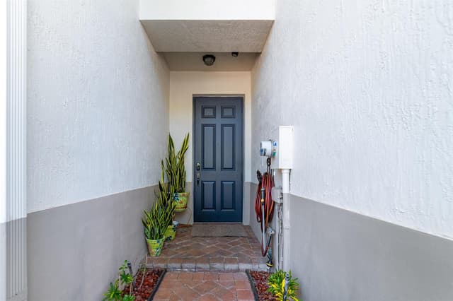 128 W Prive Circle, Delray Beach FL 33445 - Delray Beach, FL - Photo 2