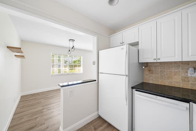 2455 NE 51st Street # E102, Fort Lauderdale FL 33308 - Fort Lauderdale, FL - Photo 2