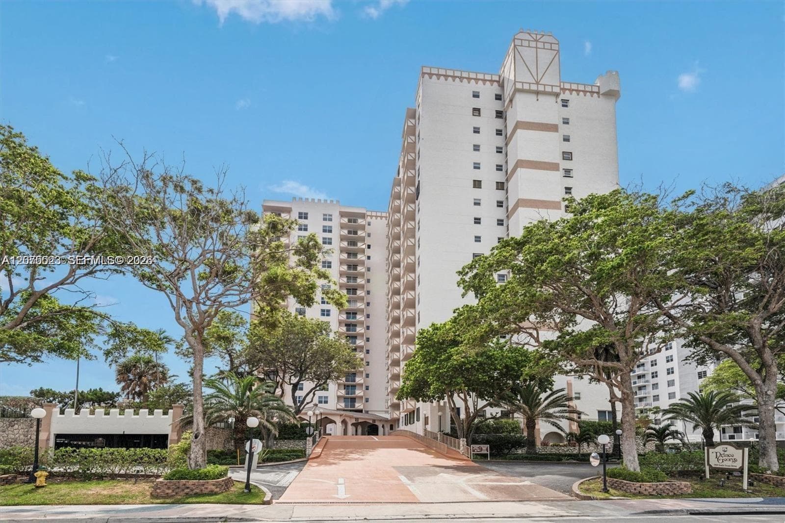 1865 S Ocean Dr # 2D, Hallandale Beach FL 33009 - Hallandale Beach, FL - Photo 1