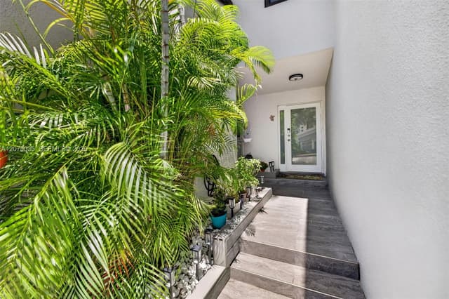 203 Poinciana Dr # 103, Sunny Isles Beach FL 33160 - Sunny Isles Beach, FL - Photo 3