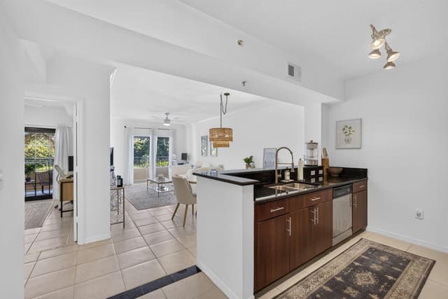 4905 Midtown Lane # 2211, Palm Beach Gardens FL 33418 - Palm Beach Gardens, FL - Photo 4