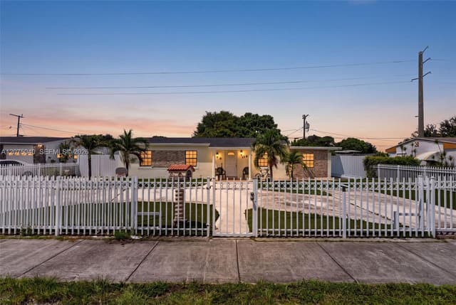 15850 NW 18th Pl, Miami Gardens FL 33054 - Miami Gardens, FL - Photo 2