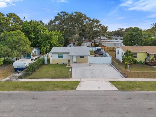 6416 Franklin St, Hollywood FL 33024 - Hollywood, FL - Photo 2