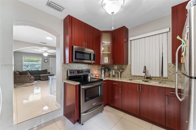 6416 Franklin St, Hollywood FL 33024 - Hollywood, FL - Photo 6