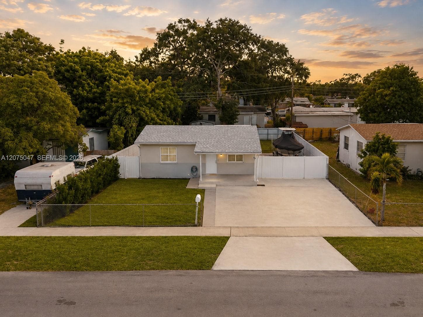 6416 Franklin St, Hollywood FL 33024