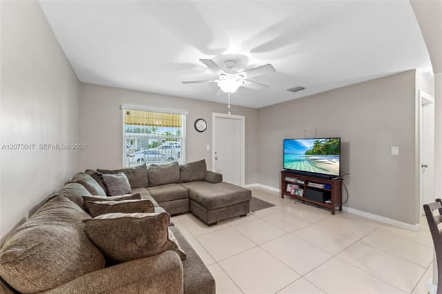 6416 Franklin St, Hollywood FL 33024 - Hollywood, FL - Photo 4