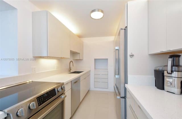 209 N Fort Lauderdale Beach Blvd # 10A, Fort Lauderdale FL 33304 - Fort Lauderdale, FL - Photo 2