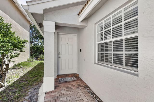 5088 NORTHERN LIGHTS Drive, FL 33463 - Photo 3