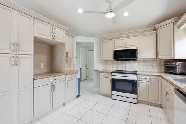 2390 NW 15TH Street NW, Delray Beach FL 33445 - Delray Beach, FL - Photo 7