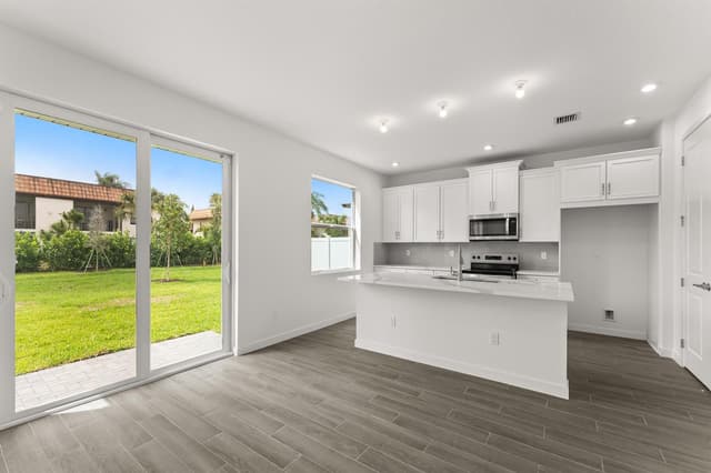 7296 CLAUDELLE Street, Lake Worth FL 33467 - Lake Worth, FL - Photo 2
