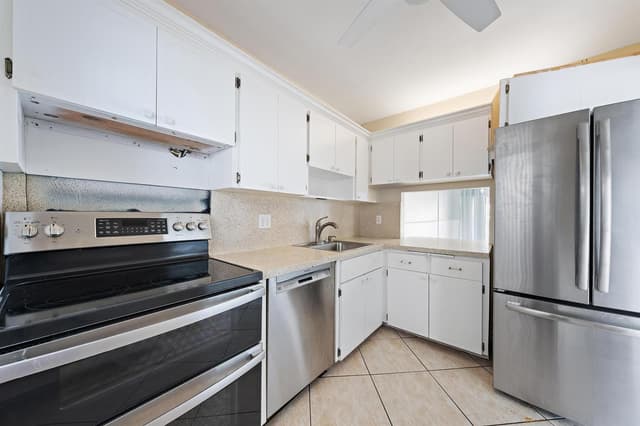 29 Yacht Club Drive Unit 405, North Palm Beach FL 33408 - North Palm Beach, FL - Photo 2