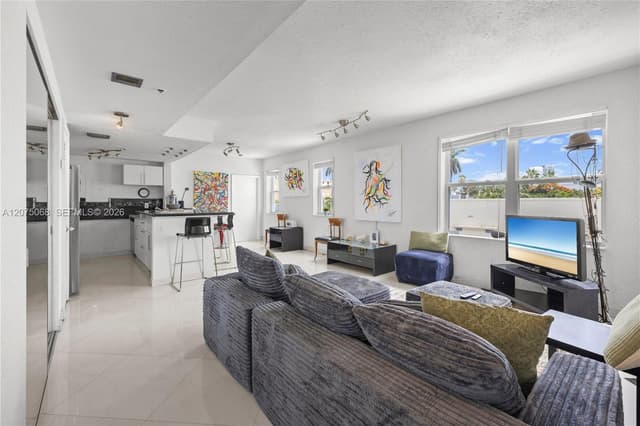 802 Euclid Ave # 305, Miami Beach FL 33139 - Miami Beach, FL - Photo 5