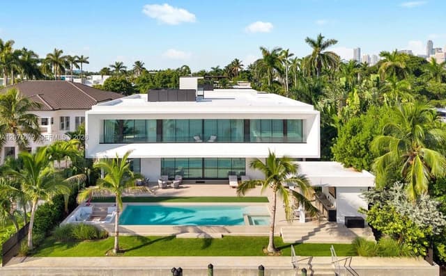 375 N Hibiscus Dr, Miami Beach FL 33139 - Miami Beach, FL - Photo 2