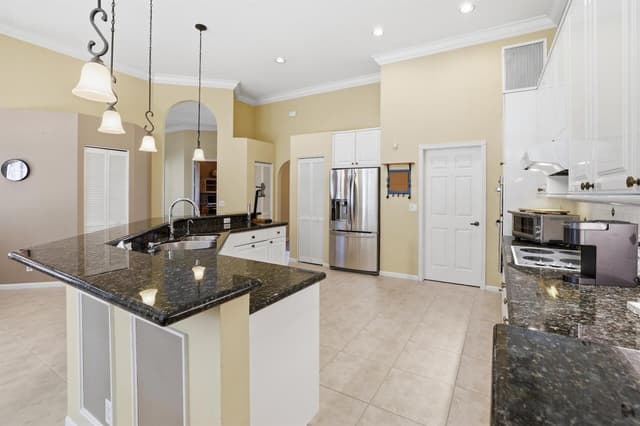 606 CYPRESS GREEN Circle, Wellington FL 33414 - Wellington, FL - Photo 4