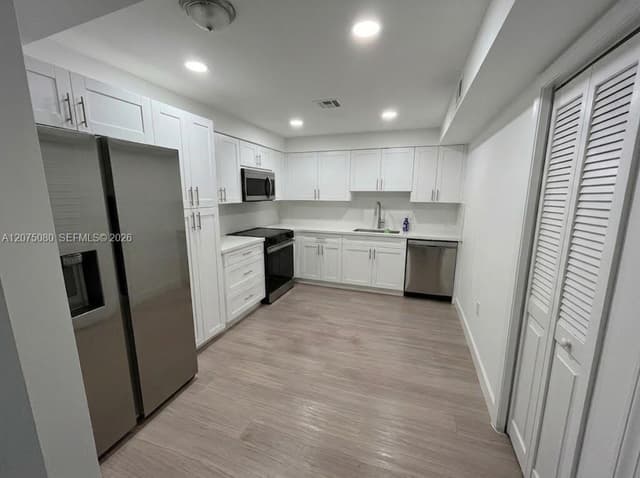 16500 Golf Club Rd # 104, Weston FL 33326 - Weston, FL - Photo 2