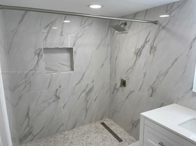 16500 Golf Club Rd # 104, Weston FL 33326 - Weston, FL - Photo 6