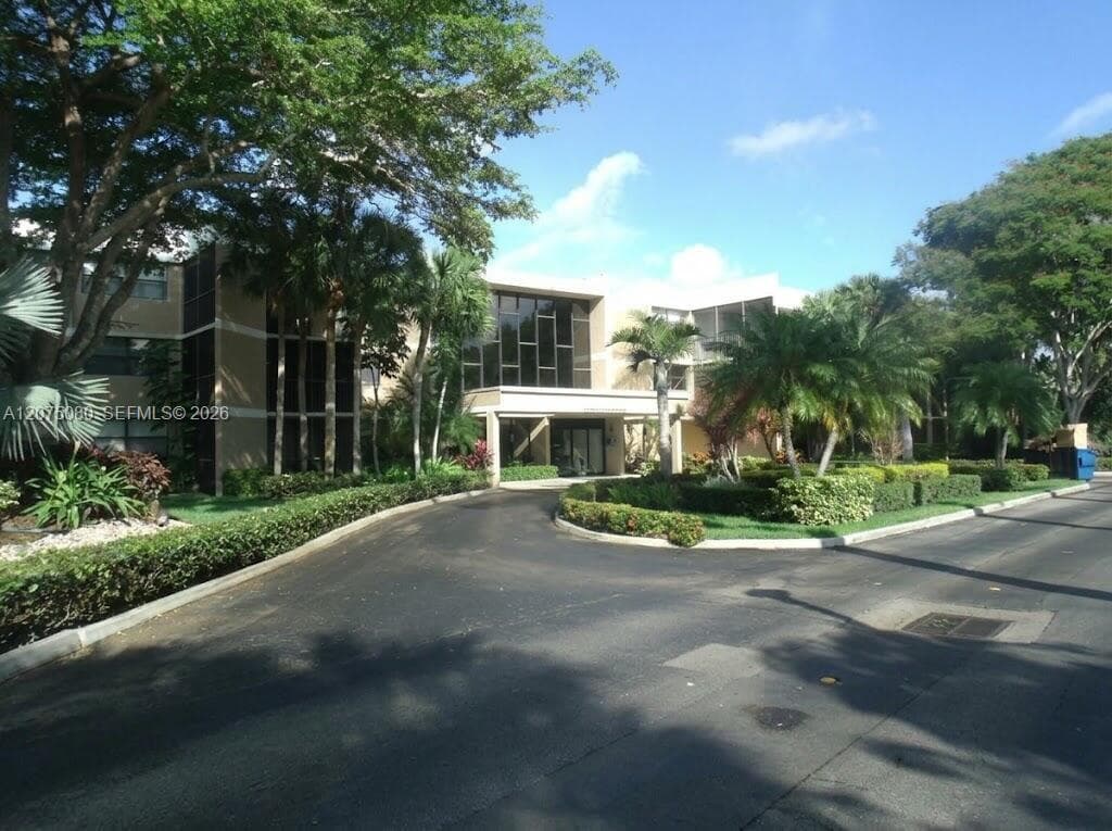 16500 Golf Club Rd # 104, Weston FL 33326 - Weston, FL - Photo 1