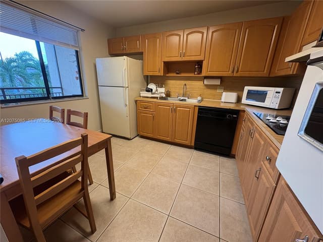 16471 Blatt Blvd # 203, Weston FL 33326 - Weston, FL - Photo 5