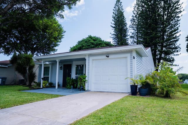 9060 CHRYSANTHEMUM Drive, Boynton Beach FL 33472 - Boynton Beach, FL - Photo 3