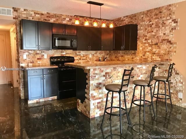 600 S Three Islands Blvd # 1018, Hallandale Beach FL 33009 - Hallandale Beach, FL - Photo 2