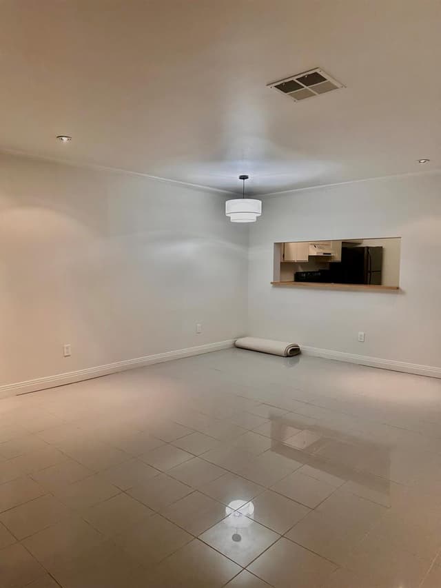 11605 NW 11TH Street, Pembroke Pines FL 33026 - Pembroke Pines, FL - Photo 2