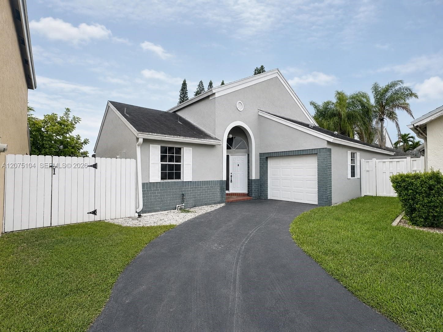 1181 SW 108th Ter, Davie FL 33324 - Davie, FL - Photo 1