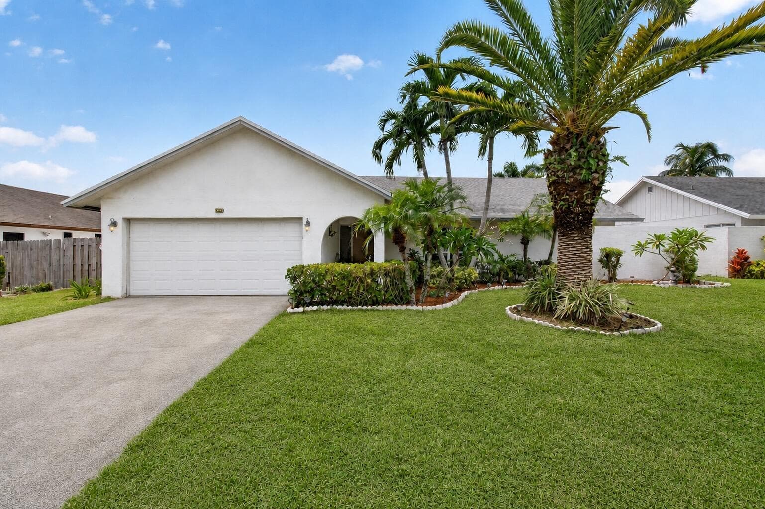 586 NW 45TH Way, Delray Beach FL 33445 - Delray Beach, FL - Photo 1