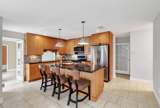 586 NW 45TH Way, Delray Beach FL 33445 - Delray Beach, FL - Photo 5