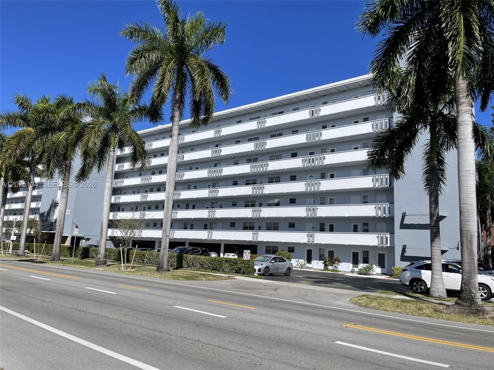 1000 NE 14th Ave # 211, Hallandale Beach FL 33009 - Hallandale Beach, FL - Photo 1