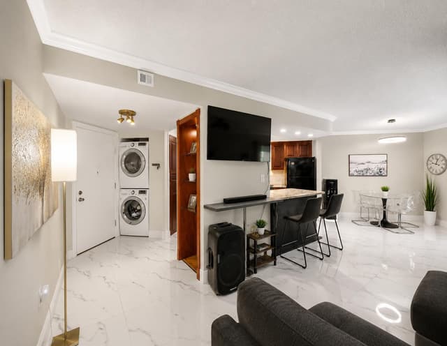 6855 W Broward Boulevard # 201, Plantation FL 33317 - Plantation, FL - Photo 3