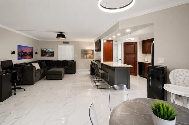 6855 W Broward Boulevard # 201, Plantation FL 33317 - Plantation, FL - Photo 4