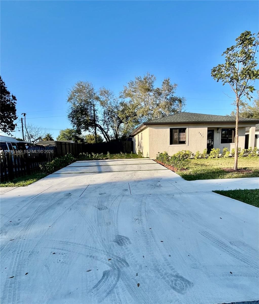 2421 NW 152nd Ter, Miami Gardens FL 33054 - Miami Gardens, FL - Photo 1