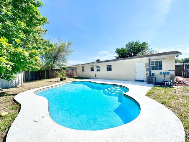 4845 Andros Drive, West Palm Beach FL 33407 - West Palm Beach, FL - Photo 4