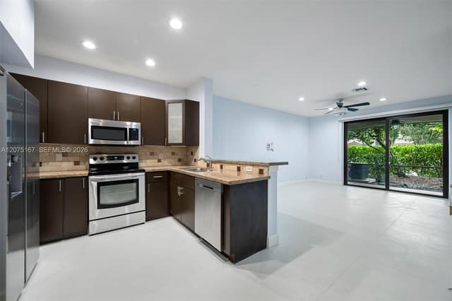3810 Tree Top Dr, Weston FL 33332 - Weston, FL - Photo 6