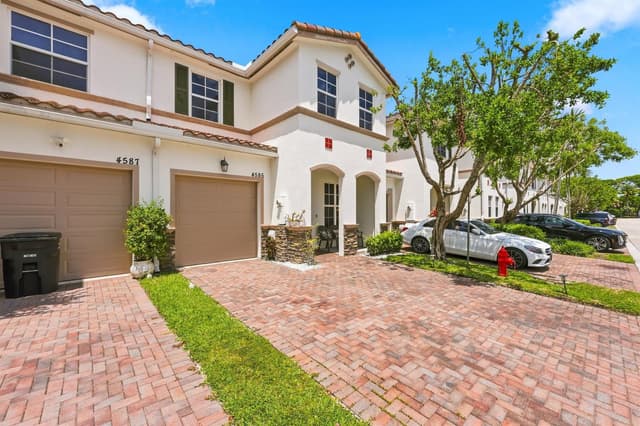 4585 Tara Cove Way, West Palm Beach FL 33417 - West Palm Beach, FL - Photo 3