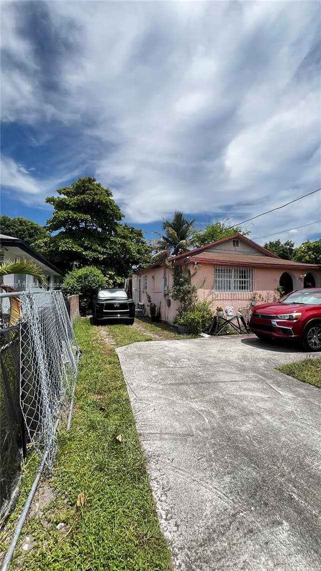 1135 NW 65th St, Miami FL 33150 - Miami, FL - Photo 4